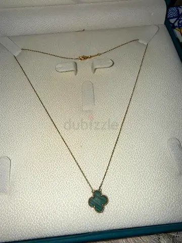 Sweet Alhambra VCA gold Necklace