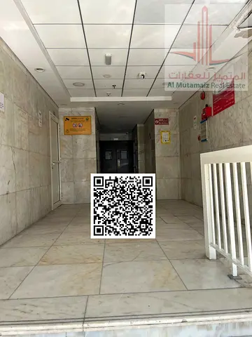 بناية سكنية تجارية مميزة في النخيل