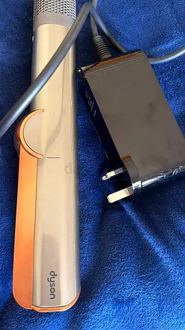 Dyson Airwrap styler (handle + charger) - used, working