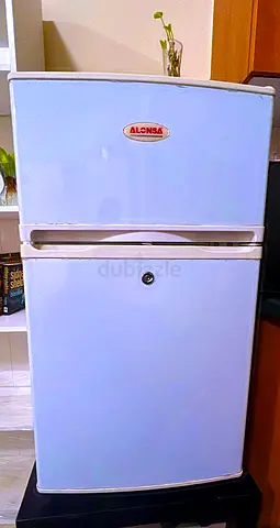 Alonso Japan double door small fridge 125 ltr rarely used & no scratches