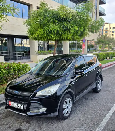 Ford Escape Titanium 2015 (Well Maintained)
