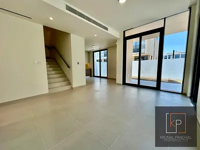Bright 4BR Villa | Expo Golf Villas 6 | Courtyard & Pool Access