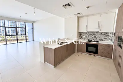 900 Sq Ft | 1 Bedroom | Bright & Spacious