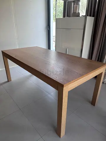 WEST ELM Solid oak dining table - seats 6, good condition