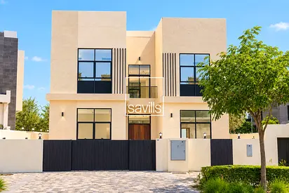 Spacious | Prime Location | Ready Villa
