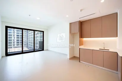 Brand New | Close Hills Mall | Prime Location