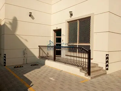 للايجار فيلا صغيره غرفتين وصاله 3حمامات
