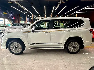 2026 Toyota LAND CRUISER — миниатюра 3