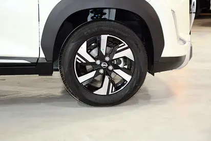 2025 Nissan MAGNITE 照片 6