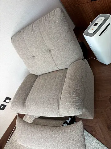 2XL Brand New Recliner - electric