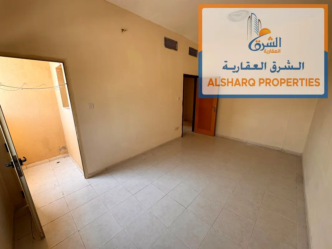 مساحة ضخمة جدا _ شهرين مجانا _ سستم دخول بالكارت _ صالة منفصلة _ موقع مميز سهل المخرج للشارقة ودبي