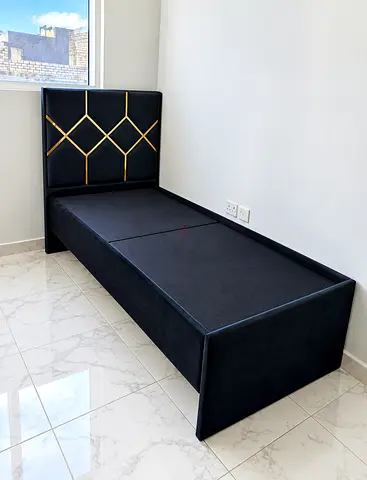 Single 90x190 size velvet bed frame good quality available