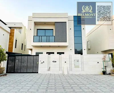فيلا مؤثثة بالكامل، تضم 5 غرف نوم رئيسية (ماستر) وخزائن مدمجة، وجاهزة للسكن الفوري.