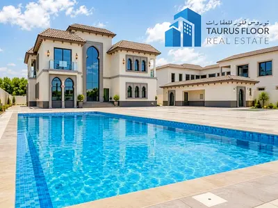 Modern 5 Bed Villa || Luxury Pool || Servent Rooms