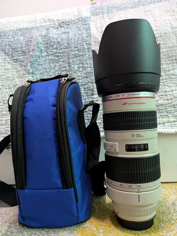 Canon EF 70-200mm f/2.8L IS II USM with Lens Hood and Carry Pouch - Used