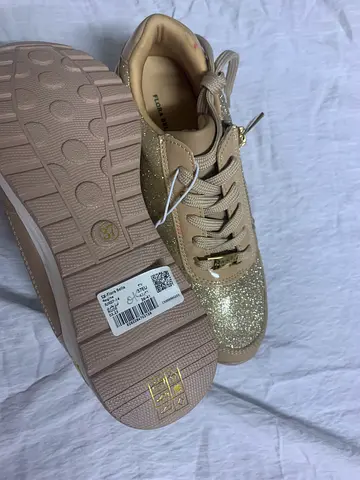 Women’s shoes and footwear