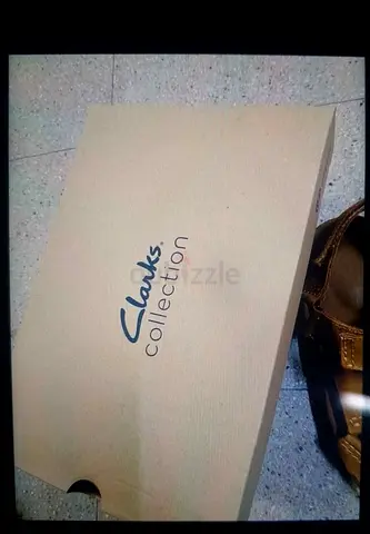 Clarks shoe box with pair inside (used)