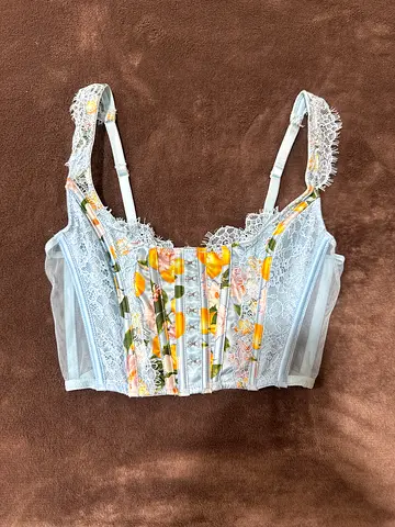 Victoria’s Secret Light blue lace floral lemon bralette / crop top /bustier, size xs (gentle use)