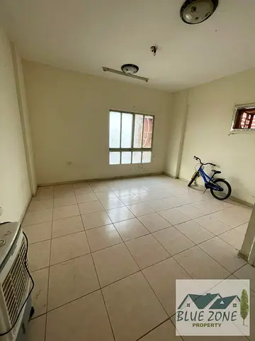 Studio in Rolla yearly available only for family kitchen Separate window ac and gass