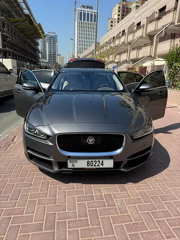 صورة 2 لـ 2016 Jaguar XE