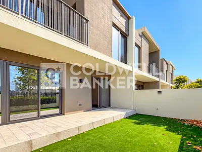 Pool & Park View | Landscaped | Kitchen Appliances