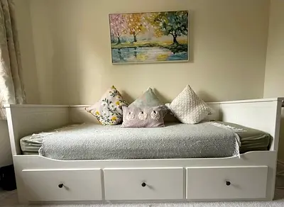 ikea hemnes daybed with 2 mattresses - great condition