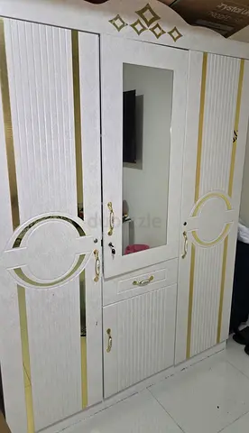 White and gold 3-door wardrobe with mirror — good condition