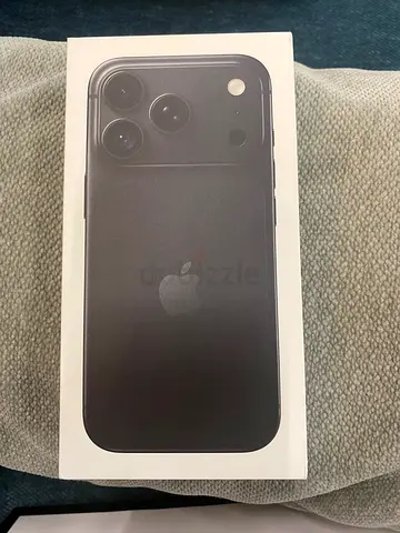 I phone 18 pro 256 gb جديد كرتونة مختومة مو مفتوح ابدا اللون اسود ارخص من سعر السوق 4800 درهم ،