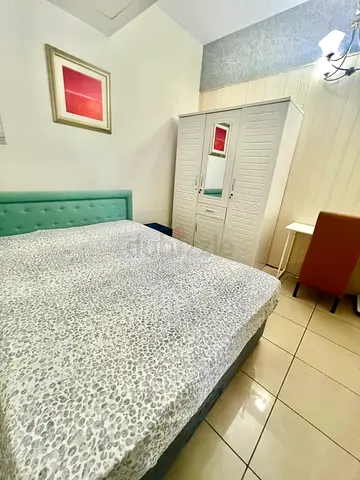 PVT room in Dubai Marina Sulafa Tower