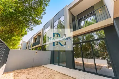 | 3 Bed + Maids | Walk to Pool | Quiet Row