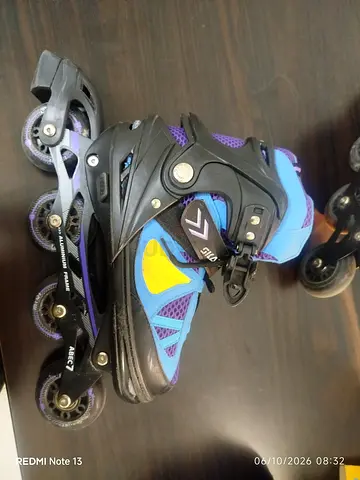 Skating shoes
