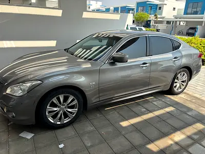 2015 Infiniti Q70 — фото 2