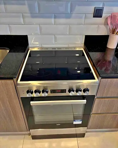 Beko  Electric Cooker with Ceramic Hob and Oven - Good Condition