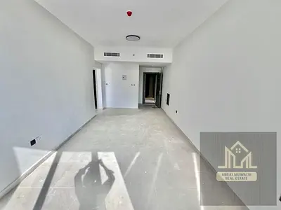 🏠 Spacious 2BHK | 2 Washrooms | Balcony | Neat & Clean Family Building | Outside Aljada
