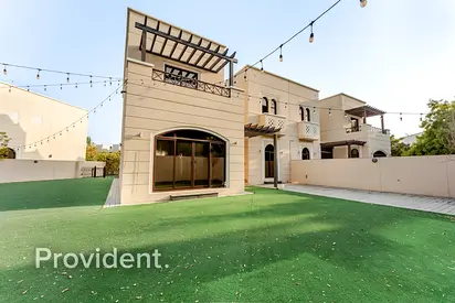 Elegant 4BR Villa | Bigger Plot | Vacant