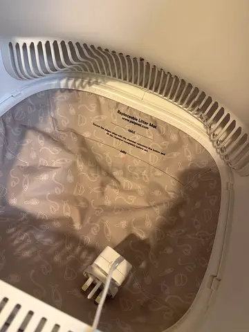 Automatic litter box