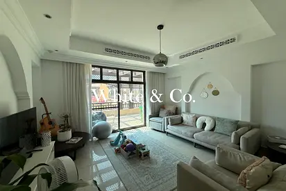 Plus Study | Unfurnished | Aval 19th Oct