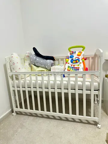 Baby crib