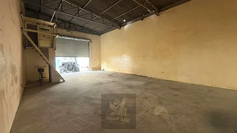 مستودع للإيجار السنوي في الصناعية 8 – الشارقة فرصة ممتازة لأصحاب الأعمال و