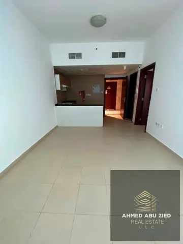 🏡 اجمل غرفة وصالة للإيجار السنوي في أبراج السيتي تاور النعيمية 3، بلكونة، 2 حمام، موقع مميز، الإيجار 26,000 درهم سنوياً، 4 دفعات، التأمين شيك.