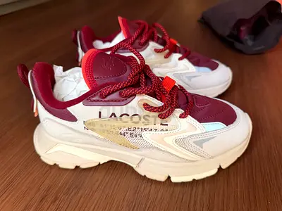 Lacoste chunky sneakers - burgundy/white, lightly used