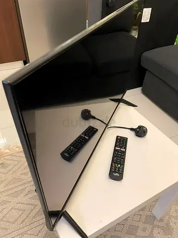 Star Track 32” Smart TV with Remote