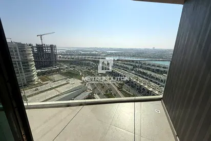 Stunning 1BR | Beachfront | Vacant | Ready to Move
