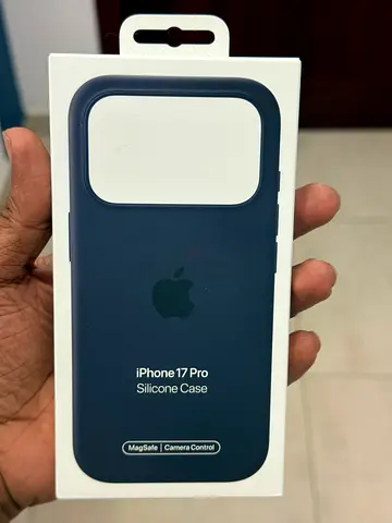 Apple iPhone 17 Pro Silicone Case black - Brand New in Box 100% orginal