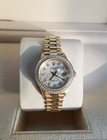 Rolex President Full Yellow Solid Gold with Diamonds Bezel Lady Datejust 26MM Ref 69178 Watch