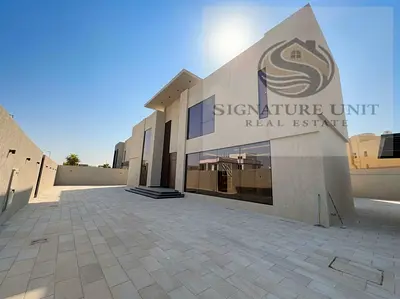 Brand New | 5BR Villa | 2 Living Areas | Parking