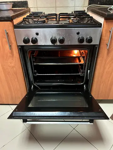gas cooker with oven