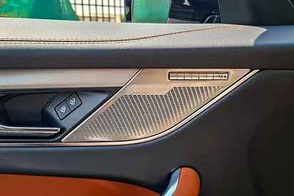 2025 Jaguar F-PACE — миниатюра 15