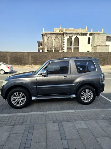 2014 Mitsubishi Pajero GLS Top Line GCC Specs