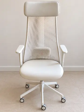 White Ergonomic Office Chair with Headrest — Like New ! bought it less than a year ago for AED 695